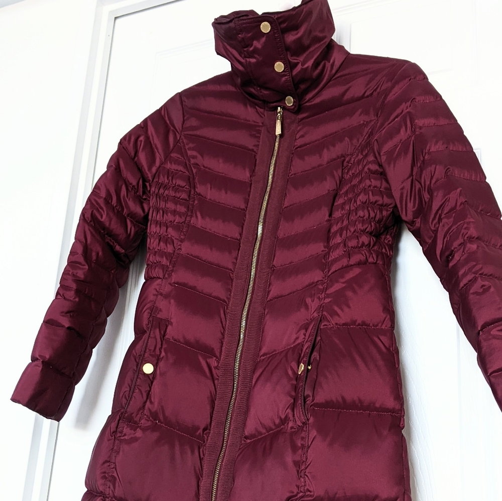Ellen Tracy Burgundy Long Luxe Puffer. Zipper, Button Closures. Small.